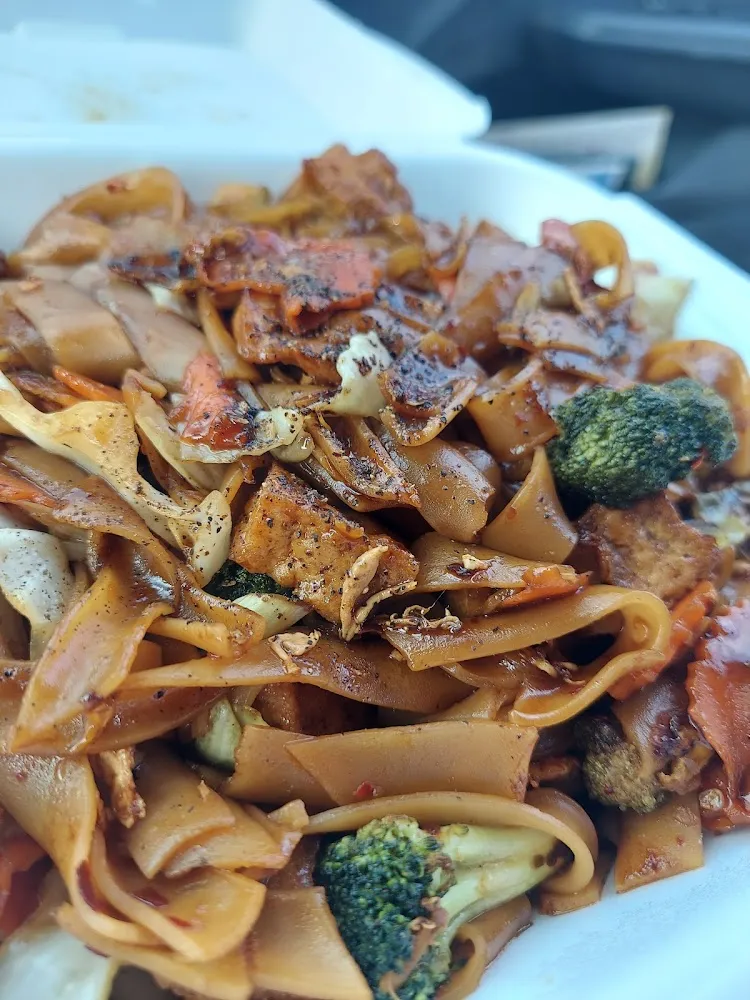 Pad See EW Tofu